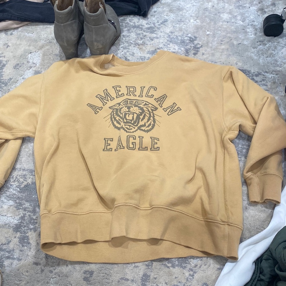 yellow-tan american eagle sweater